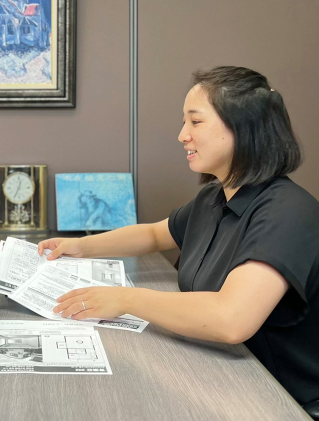 会話をする社員